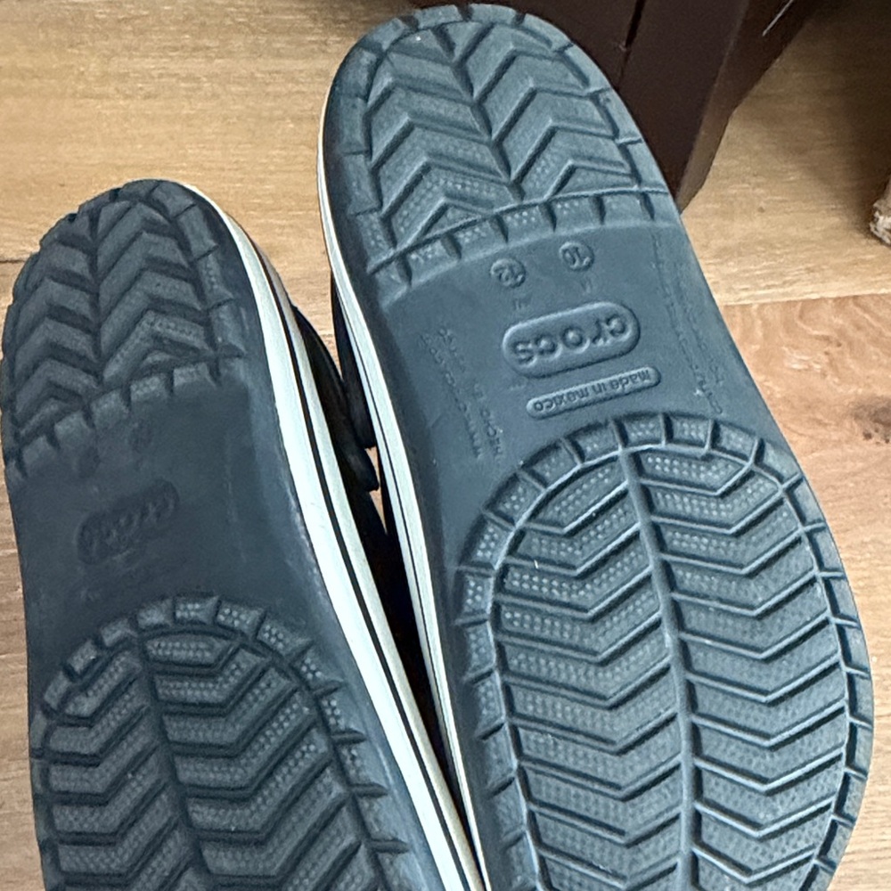 CROCS Black and White Sandals - Picture 4 of 8